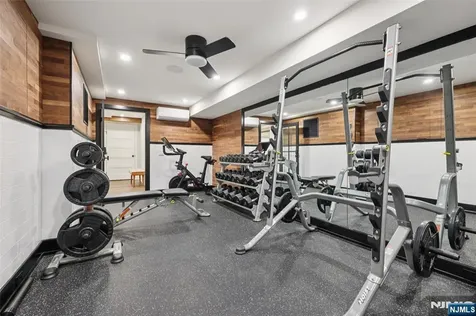 22 Oakwood Road Allendale NJ 07401