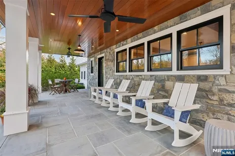 22 Oakwood Road Allendale NJ 07401
