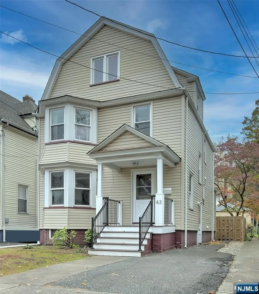 43 Llewellyn Avenue Bloomfield NJ 07003