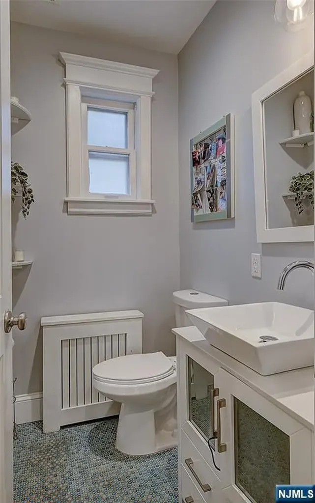 43 Llewellyn Avenue Bloomfield NJ 07003