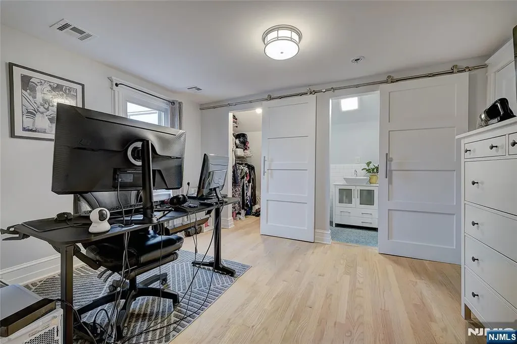 43 Llewellyn Avenue Bloomfield NJ 07003