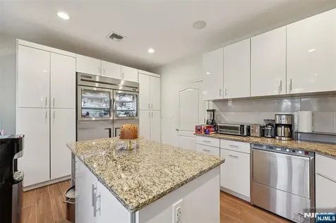 14 Henion Garden Mahwah NJ 07430