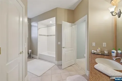 14 Henion Garden Mahwah NJ 07430