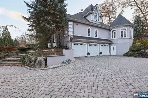 14 Henion Garden Mahwah NJ 07430