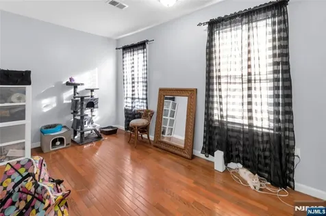 399 8th Street Newark NJ 07103