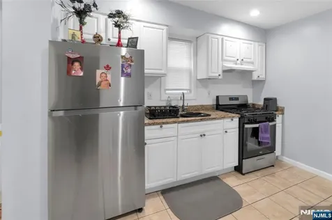 399 8th Street Newark NJ 07103