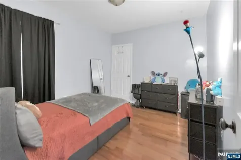 399 8th Street Newark NJ 07103