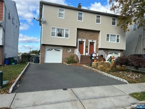 17A Garden Drive Elmwood Park NJ 07407