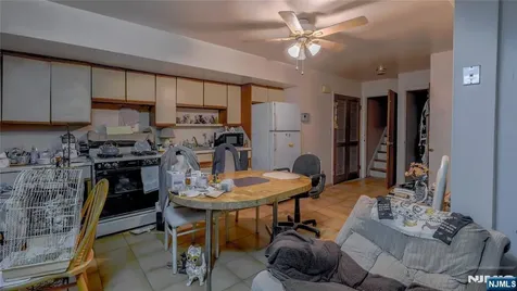 17A Garden Drive Elmwood Park NJ 07407