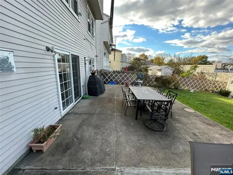 17A Garden Drive Elmwood Park NJ 07407