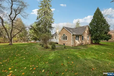 2 Crocker Mansion Drive Mahwah NJ 07430