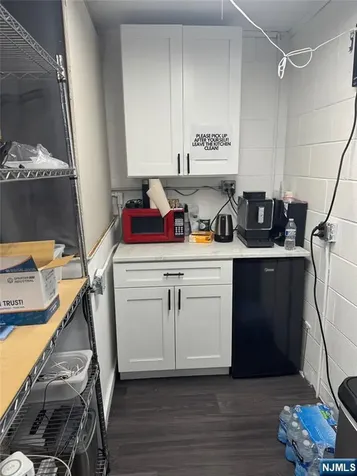 198 Market Street Elmwood Park NJ 07407