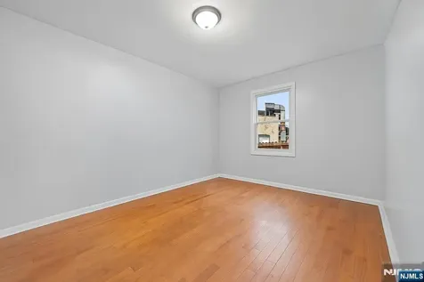 12 Bayview Avenue Jersey City NJ 07305