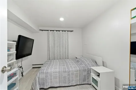 88 Hinchman Avenue Wayne NJ 07470