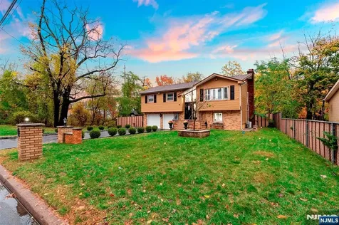 88 Hinchman Avenue Wayne NJ 07470