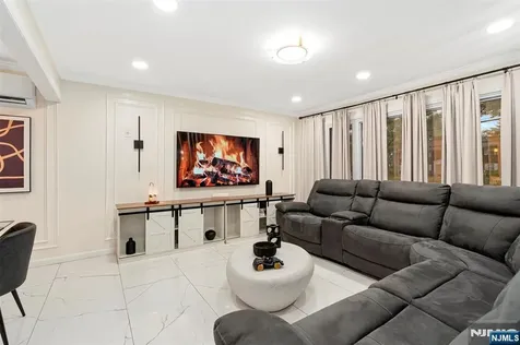 88 Hinchman Avenue Wayne NJ 07470