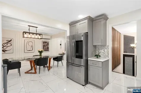 88 Hinchman Avenue Wayne NJ 07470
