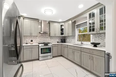 88 Hinchman Avenue Wayne NJ 07470