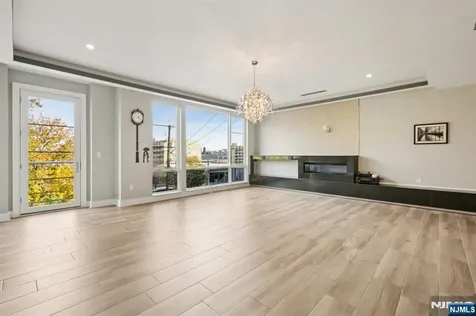 26 Hudson Terrace Edgewater NJ 07020