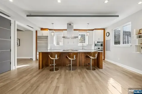 26 Hudson Terrace Edgewater NJ 07020