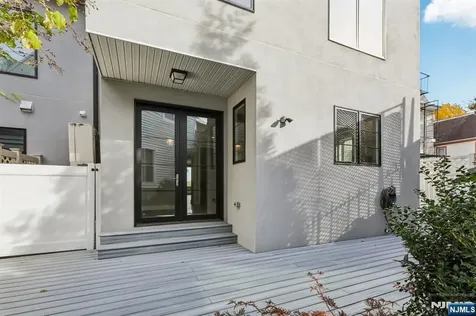 26 Hudson Terrace Edgewater NJ 07020