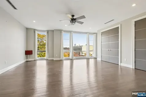 26 Hudson Terrace Edgewater NJ 07020