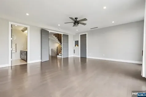 26 Hudson Terrace Edgewater NJ 07020