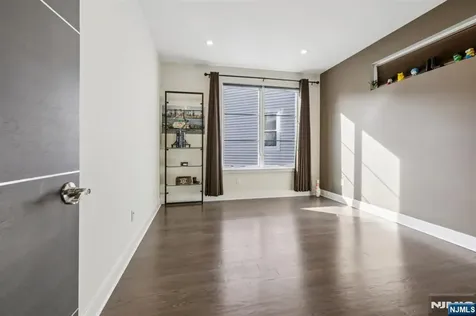 26 Hudson Terrace Edgewater NJ 07020