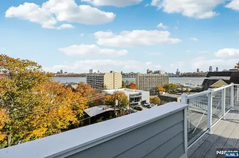 26 Hudson Terrace Edgewater NJ 07020