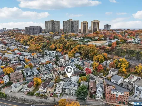26 Hudson Terrace Edgewater NJ 07020