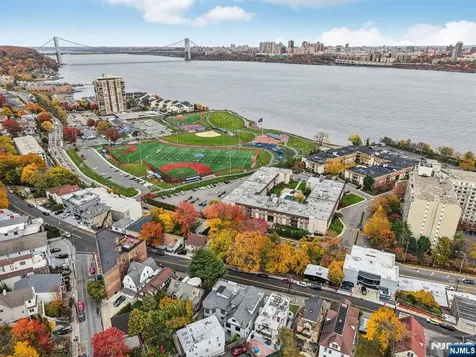 26 Hudson Terrace Edgewater NJ 07020