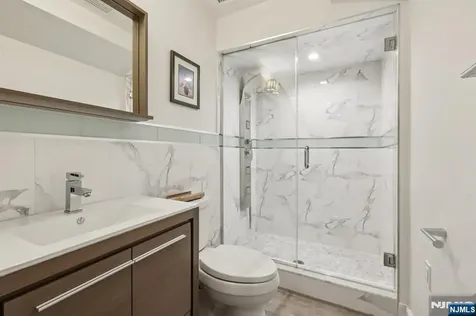 26 Hudson Terrace Edgewater NJ 07020