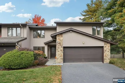 21 Cedar Wood Terrace Woodland Park NJ 07424