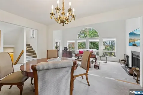 21 Cedar Wood Terrace Woodland Park NJ 07424