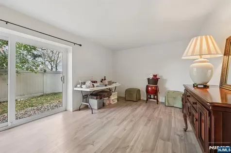 21 Cedar Wood Terrace Woodland Park NJ 07424
