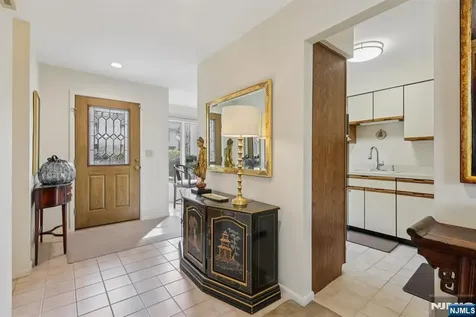 21 Cedar Wood Terrace Woodland Park NJ 07424