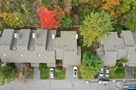 21 Cedar Wood Terrace Woodland Park NJ 07424