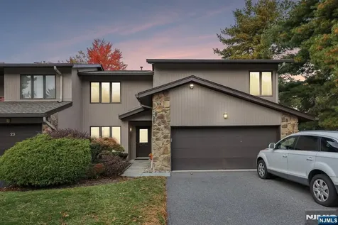 21 Cedar Wood Terrace Woodland Park NJ 07424