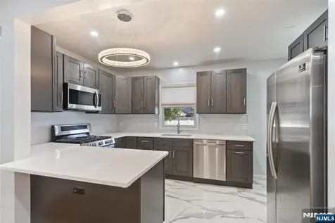 543 Sagamore Avenue Teaneck NJ 07666