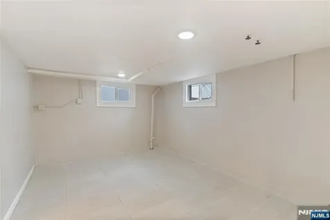 543 Sagamore Avenue Teaneck NJ 07666