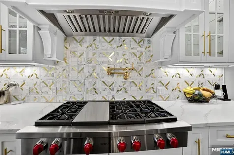 1096 Briar Way Fort Lee NJ 07024