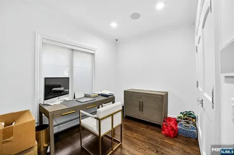 1096 Briar Way Fort Lee NJ 07024
