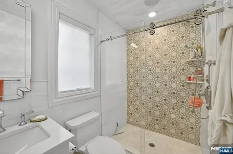 1096 Briar Way Fort Lee NJ 07024