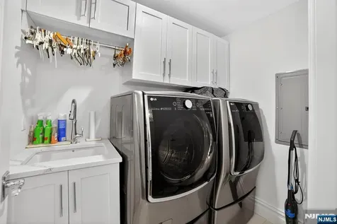 1096 Briar Way Fort Lee NJ 07024