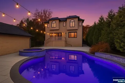1096 Briar Way Fort Lee NJ 07024