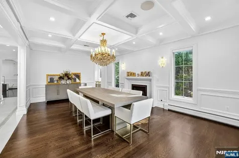1096 Briar Way Fort Lee NJ 07024