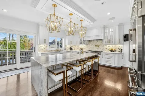 1096 Briar Way Fort Lee NJ 07024