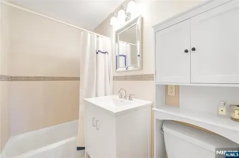 2000 Linwood Avenue Fort Lee NJ 07024
