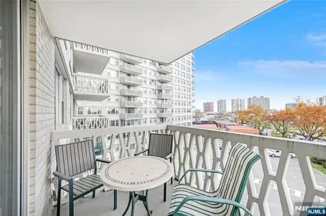 2000 Linwood Avenue Fort Lee NJ 07024