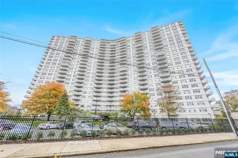 2000 Linwood Avenue Fort Lee NJ 07024